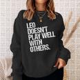 レオは他の人とうまく遊ばない 面白い皮肉 長袖tシャツ スウェットシャツ 彼女への贈り物