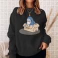 箱入りサメ 長袖tシャツ スウェットシャツ 彼女への贈り物