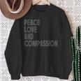 Peace Love And Compassion シャツ インスピレーションを与える引用 レトロ スウェットシャツ 年配の女性への贈り物