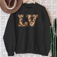 かわいい 文字 Lv イニシャル 名前 ヒョウ チーター動物 長袖tシャツ スウェットシャツ 年配の女性への贈り物