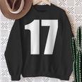 数字 セブンティーン数字 17 プレーンホワイト数字 スウェットシャツ 年配の女性への贈り物