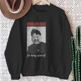 独裁者キム・ジョンウン・ティーは自分らしくいることを決して謝らない スウェットシャツ 年配の女性への贈り物