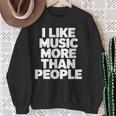 私は人より音楽が好き 長袖tシャツ スウェットシャツ 年配の女性への贈り物