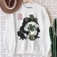 不機嫌そうなカエル 面白い 聖パトリックデー クローバーリーフ アニメ 日本語 スウェットシャツ 年配の女性への贈り物