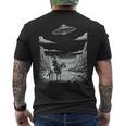 Lone Cowboy Watching Ufo 空飛ぶ円盤 キャニオン メンズTシャツ バックプリント