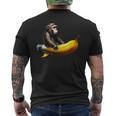 バナナロケットの宇宙飛行士猿 メンズTシャツ バックプリント