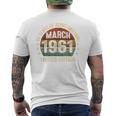 1961年3月の誕生日記念限定版ヴィンテージ65歳。 メンズTシャツ バックプリント