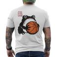 不機嫌そうなカエル 面白い バスケットボール アニメ 日本語 メンズTシャツ バックプリント