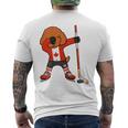 愉快なダビングプードル カナダ アイスホッケーファン ウィンタースポーツ メンズTシャツ バックプリント