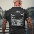 Lone Cowboy Watching Ufo 空飛ぶ円盤 キャニオン メンズTシャツ バックプリント 高齢者への贈り物