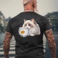 おさるのラグドール 猫と金魚 メンズTシャツ バックプリント 高齢者への贈り物