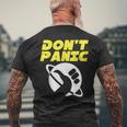 ファンアート ヒッチカーの銀河ガイド ドントパニック メンズTシャツ バックプリント 高齢者への贈り物