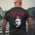 フリードリヒ・ニーチェ-金属の哲学者の設計 メンズTシャツ バックプリント 高齢者への贈り物