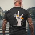ボーカルマイクを持つロックシンガーの手 メンズTシャツ バックプリント 高齢者への贈り物