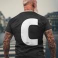 文字c 大文字 アルファベット モノグラム イニシャル メンズTシャツ バックプリント 高齢者への贈り物