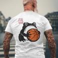 不機嫌そうなカエル 面白い バスケットボール アニメ 日本語 メンズTシャツ バックプリント 高齢者への贈り物