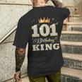 101歳の誕生日王 101歳の誕生日パーティー メンズTシャツ バックプリント 彼への贈り物