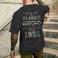 1956年生まれ、70歳の誕生日 クラシックカー メンズTシャツ バックプリント 彼への贈り物