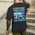 3歳の誕生日飛行機 パイロット固定シートベルト離陸飛行機 メンズTシャツ バックプリント 彼への贈り物