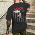Lock Him Up Anti Trump Political メンズTシャツ バックプリント 彼への贈り物