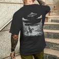 Lone Cowboy Watching Ufo 空飛ぶ円盤 キャニオン メンズTシャツ バックプリント 彼への贈り物