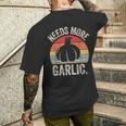 Vintage Retro Needs More ガーリック ガーリック ニンニク科医 クックシェフ メンズTシャツ バックプリント 彼への贈り物