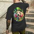スタンダードプードル 犬 聖パトリックデー アートワーク メンズTシャツ バックプリント 彼への贈り物