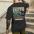古代最強蛇ティタノボア解説 Titanoboa Facts 恐竜時代雑学 科学学習 メンズTシャツ バックプリント 彼への贈り物