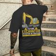 将来の掘削機オペレーターが重機ファンのトレーニングに参加。 メンズTシャツ バックプリント 彼への贈り物