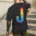 文字 J 大文字 アルファベット モノグラム イニシャル レインボー アルファベット J メンズTシャツ バックプリント 彼への贈り物