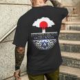 日本人が育てたイスラエルのルーツ 日本 イスラエル ユダヤ人移民 メンズTシャツ バックプリント 彼への贈り物