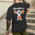 筋肉は裏切らない トイプードル グッズ 犬 おもしろ 面白い ネタ 筋トレ メンズTシャツ バックプリント 彼への贈り物