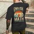 英語は大切だけど数学はもっと大事、数学ダジャレは面白い メンズTシャツ バックプリント 彼への贈り物