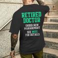退職した医師医療md妻医師退職 メンズTシャツ バックプリント 彼への贈り物