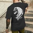 長い馬のたてがみを持つ美しい馬 メンズTシャツ バックプリント 彼への贈り物