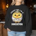 Trust Me I'm A Ducktor Duck Nurse 小児科医 レディーススウェットシャツ 面白い贈り物