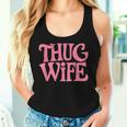 Pink Thug Wife クラシックなギャングスタイルのレトロなステートメント レディースタンクトップ 彼女への贈り物