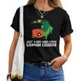 Just A Girl Who Loves Caiman Lizards ファニーカイマントカゲ レディースTシャツ
