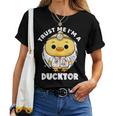 Trust Me I'm A Ducktor Duck Nurse 小児科医 レディースTシャツ