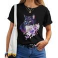 花と猫、水彩画のような表情 レディースTシャツ