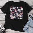 クラシックな桜柄の繊細なピンクの花びら。 レディースTシャツ 面白い贈り物