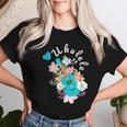 ウクレレギフト 70年代の花のウクレレ奏者 レディースTシャツ 彼女への贈り物
