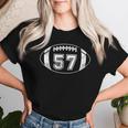 フットボール選手 57 Football Mom Dad ジャージ 57 代表チーム。 レディースTシャツ 彼女への贈り物