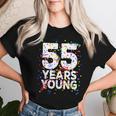 面白い 55 歳 若い55歳の誕生日おめでとうシャツ 男性用 女性用 レディースTシャツ 彼女への贈り物