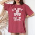 Not Irish But I'm Drunk Witht Patrick's Day クローバー レディースオーバーサイズコンフォートTシャツ Crimson