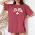 ヴィンテージ カナダ国旗 お土産 男の子 女の子 レトロ カナダ国旗 レディースオーバーサイズコンフォートTシャツ Crimson
