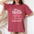 60歳 1966年5月 花柄 60歳 誕生日 男性 女性 レディースオーバーサイズコンフォートTシャツ Crimson