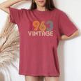 63歳の誕生日プレゼント 63歳 男性 女性 レトロ ヴィンテージ 1963 レディースオーバーサイズコンフォートTシャツ Crimson