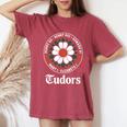 Tudor Kings、Queens Monarchs Of English History Rose レディースオーバーサイズコンフォートTシャツ Crimson