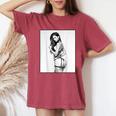 Hot Girl On 男性用 セクシー ブルネット ピンナップガール B&W レディースオーバーサイズコンフォートTシャツ Crimson